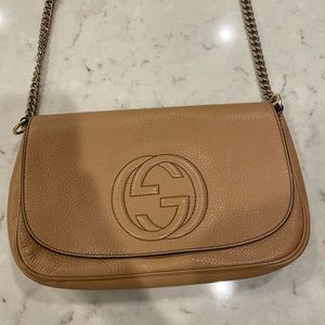 Gucci Soho Camelia Crossbody Chain Purse